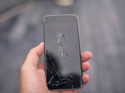What to do if your Phones Screen is Cracked?